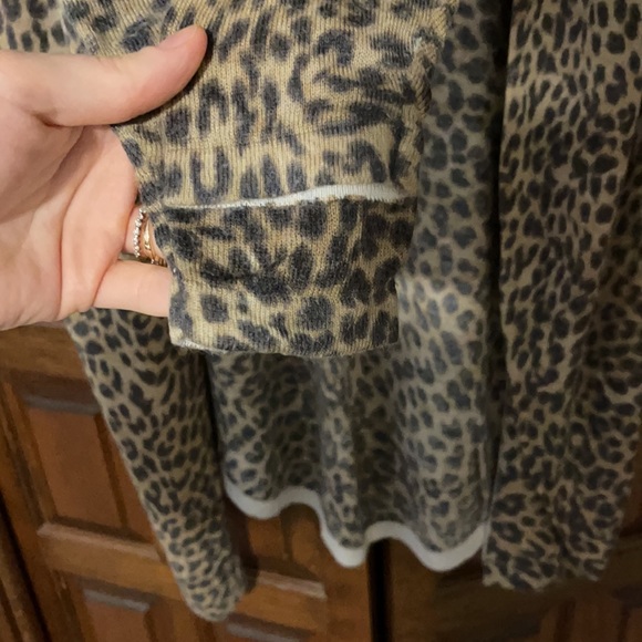 Vici lightweight Leopard Print Cardigan Small - Picture 8 of 9